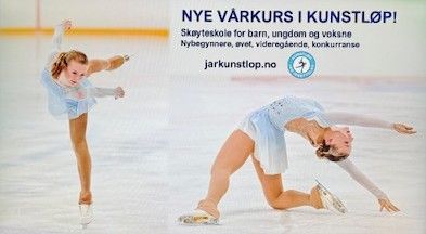 Infoskjerm med annonse for vårkurs i kunstløp